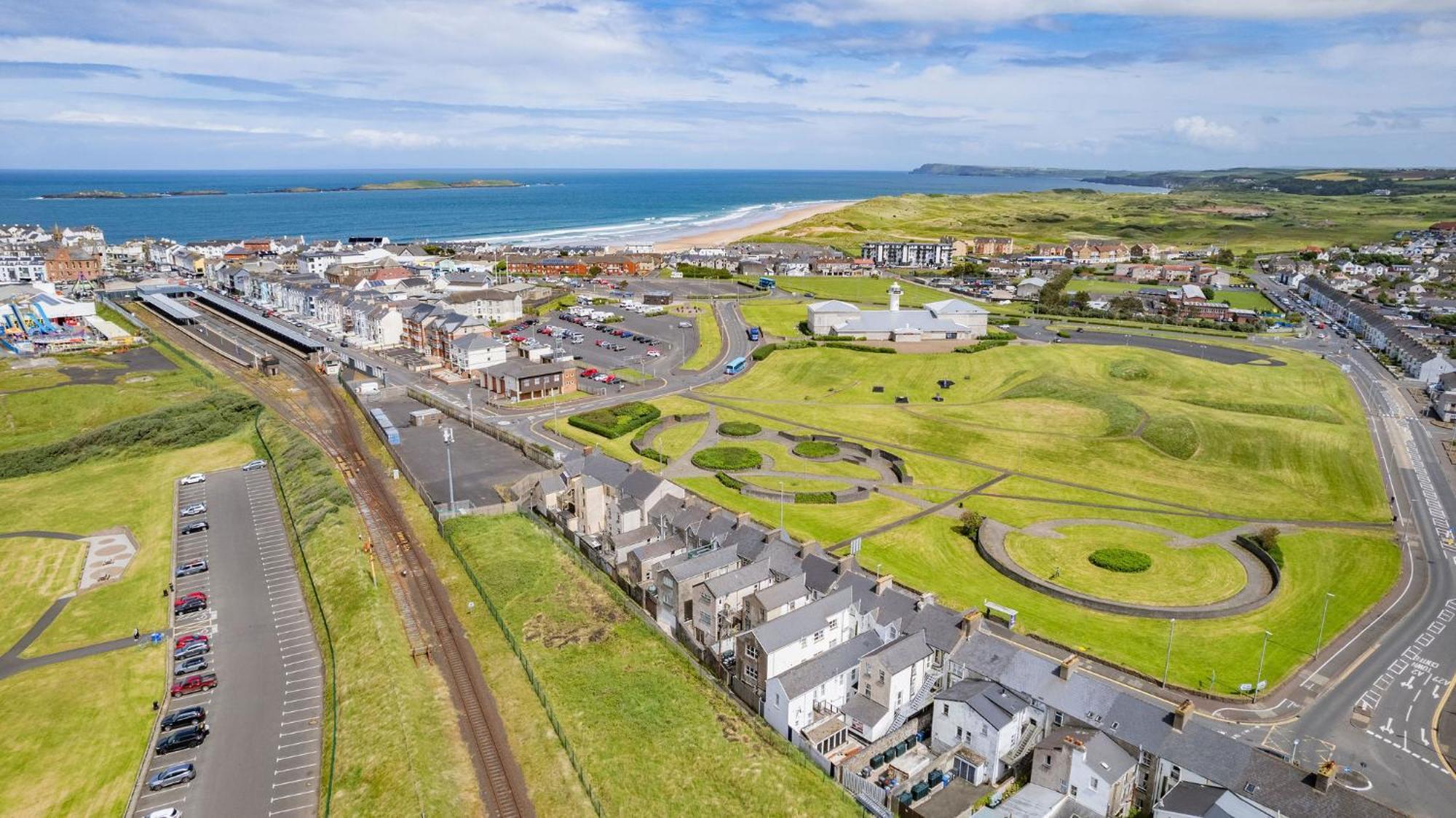 Апартаменти 1 Dunluce Park - Portrush By The Sea Екстер'єр фото