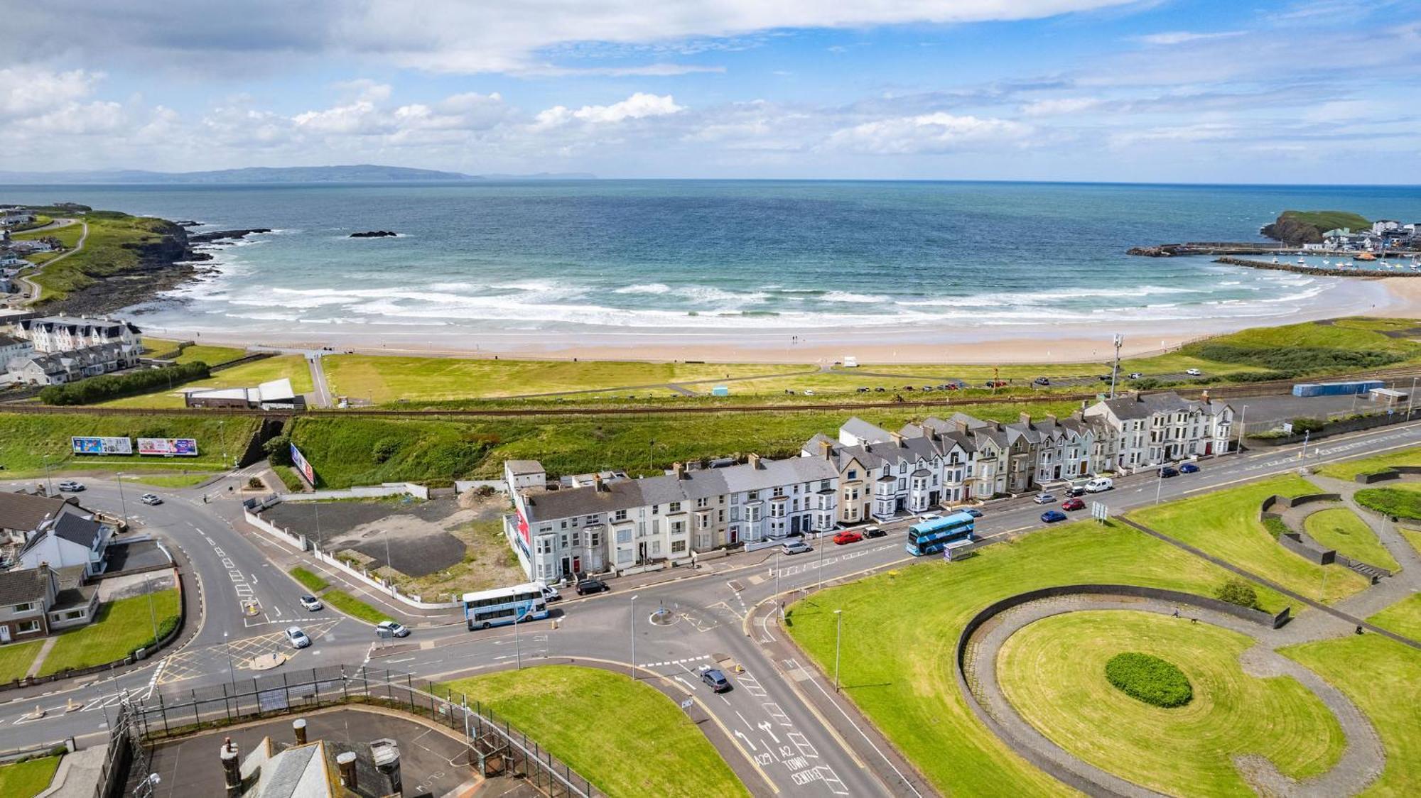 Апартаменти 1 Dunluce Park - Portrush By The Sea Екстер'єр фото