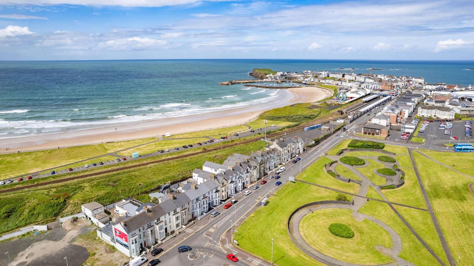 Апартаменти 1 Dunluce Park - Portrush By The Sea Екстер'єр фото
